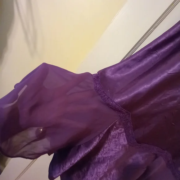 Flowy purple slip dress with mesh and lace detail - Picture 3 of 6